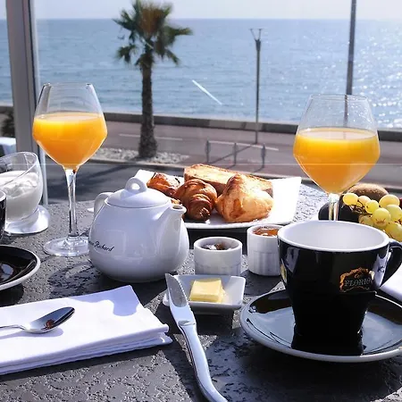 Aeva Hotel